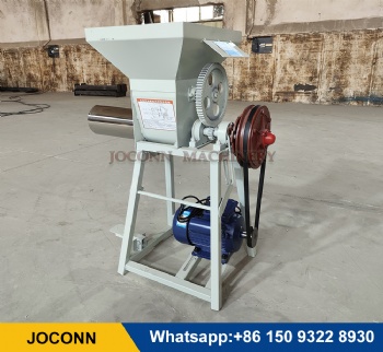 Small clutch pedal bagging machine