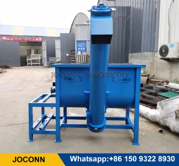 Horizontal mushroom mixing machine